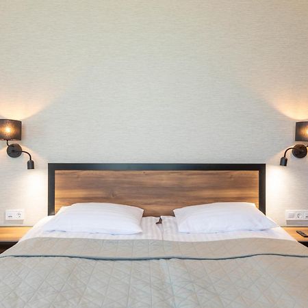 Misto Capsule Hotel Kiev Exteriör bild
