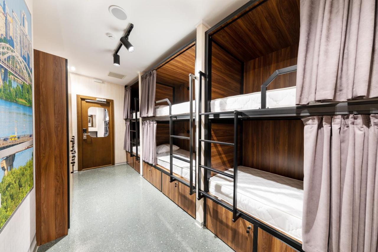 Misto Capsule Hotel Kiev Exteriör bild
