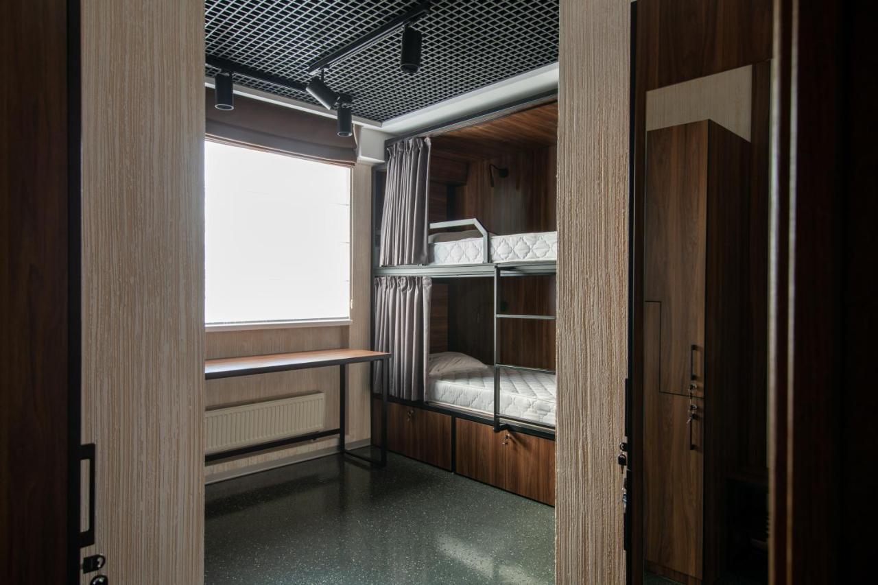 Misto Capsule Hotel Kiev Exteriör bild
