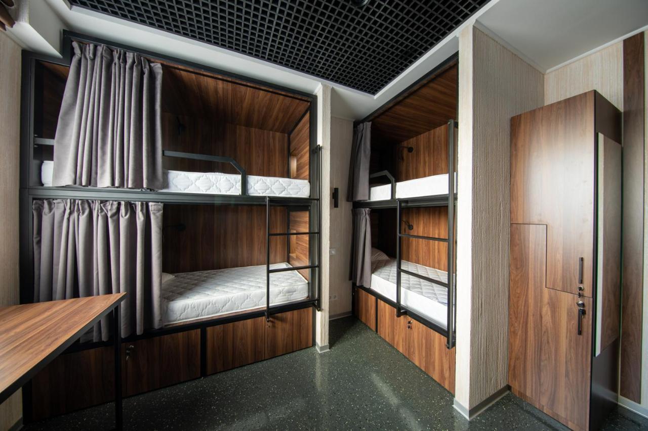 Misto Capsule Hotel Kiev Exteriör bild