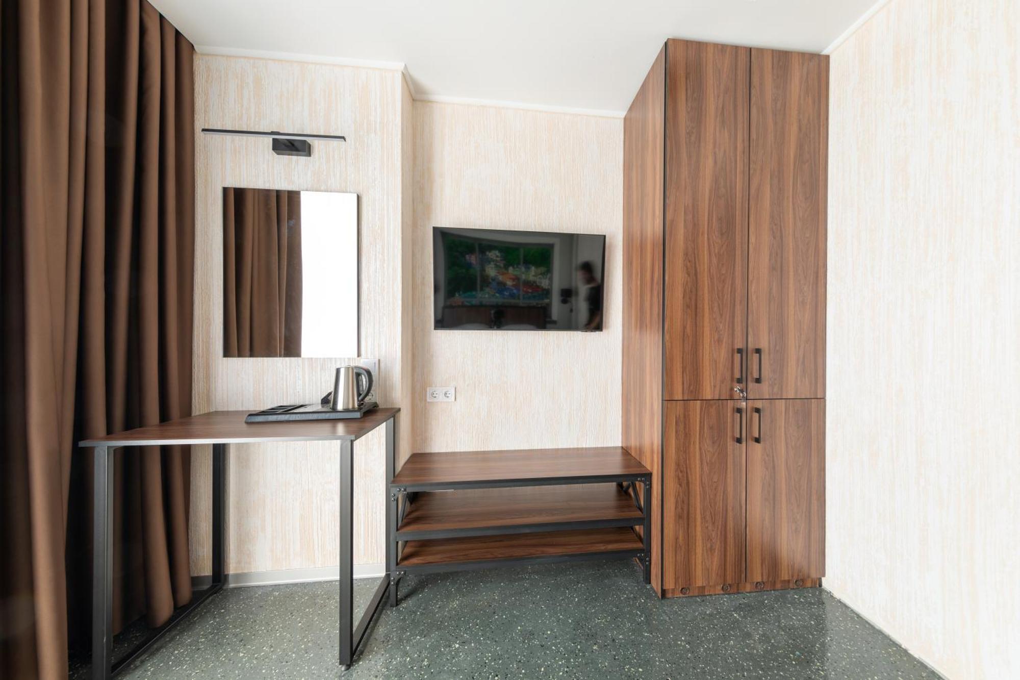 Misto Capsule Hotel Kiev Exteriör bild