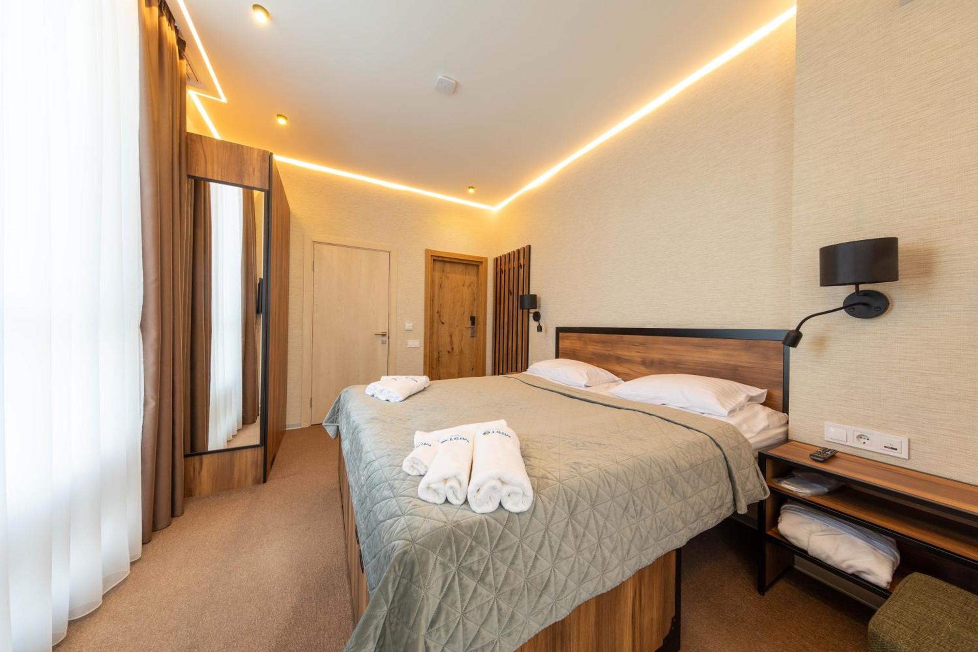 Misto Capsule Hotel Kiev Exteriör bild